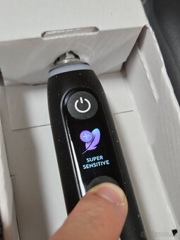 Oral-B iO 10 Black – nová, špičková elektrická zubná kefka - 11