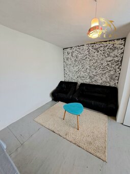 Starší domček s krásnym pozemkom - 11