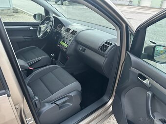 Volkswagen Touran 1.4 TSI Highline 7 miest + Ťažné - 11