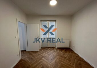Zrekonštruovaný 3-izbový byt v centre Žiliny - 11