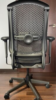Ergonomická kancelárska stolička Herman Miller Celle - 11