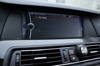 BMW 530i - Nová STK - 11