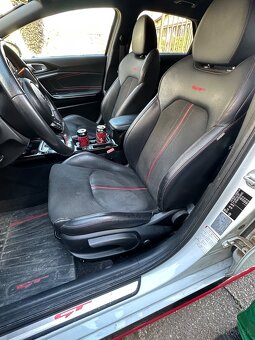 Kia ProCeed GT 1,6T-GDI - 11