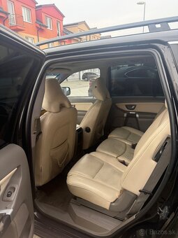 Volvo XC90 7-miestné - 11