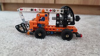LEGO Technic 42035 + 42102 - 11