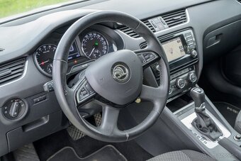 Skoda Octavia 3 Combi 1.6 DSG 2015 - 11