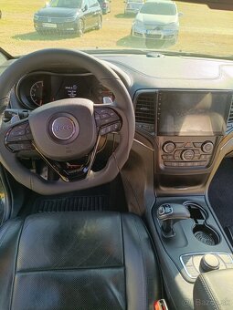 Jeep Grand Cherokee - 11
