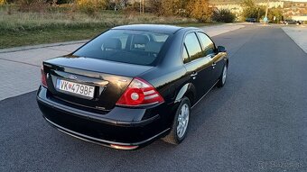 Ford Mondeo Ghia 2.0 TDCi - 11