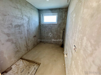 RezervovanéNa predaj kvalitná novostavba v obci Svätoplukov - 11