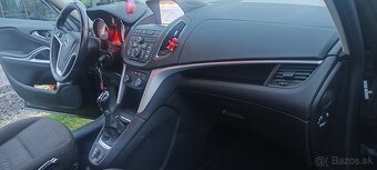 Opel Zafira Tourer - 11