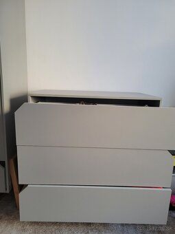 Postielka a komoda Bellamy Lotta sivá - 11