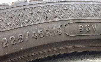 225/45R19 Zimné pneu Kléber Krisalp HP3 - 11