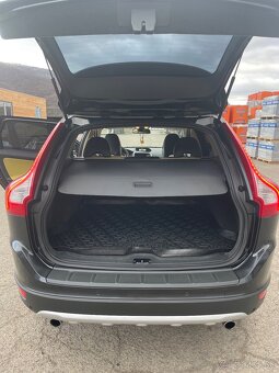 Predám VOLVO XC60 T6 3.0 V6 210 kW AWD Summum Geartronic - 11