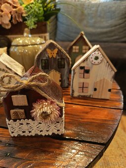 Dekoračné domčeky, venčeky😊 - 11