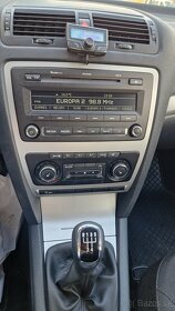 Škoda Octavia Combi 1.6 TDI CR DPF Business XENON - 11