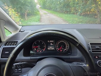 Volkswagen Touran - 11