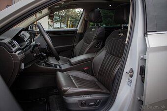 Škoda Superb Combi 2.0 TDI L&K 4x4 / AJ NA SPLÁTKY / - 11