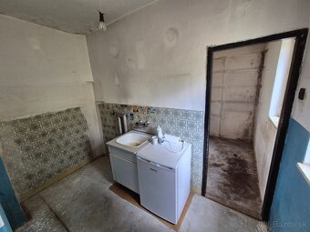 Rodinný dom v pôvodnom stave / 865 m2 / - Rajecké Teplice - 11