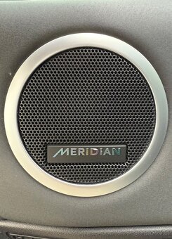 Land Rover Discovery 5 2.0 TDSD4 HSE Black Edition - 11