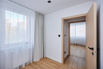 NA PREDAJ,4-izbový byt Košice - Západ - Michalovská ul. - 11