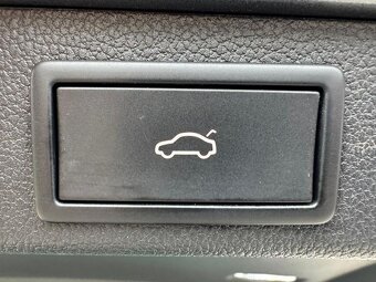 Škoda Superb 2.0 Scout 4x4 - 11