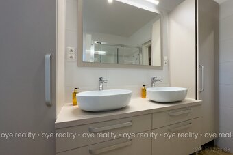 Na predaj luxusný, novozrekonštruovaný, moderne zariadený ve - 11