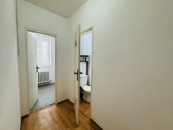 5 izbový byt s 2 kuchyňami a kúpeľňami v centre Svidníka - 11