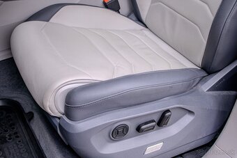 Volkswagen Touareg 3.0 V6 TDI SCR 210kW R-Line 4Motion - 11