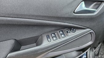 Opel Crossland X 1.2 benzín - 11