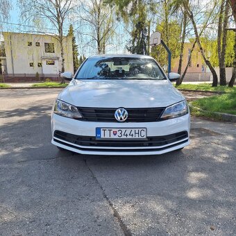 Volkswagen Jetta - 11