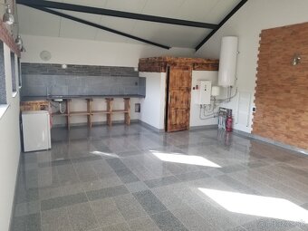 Predám zaujímavú samostatne stojacu nehnuteľnosť -Limbach. - 11