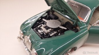 1:18 JAGUAR MARK II - 11