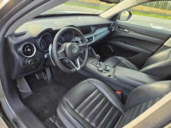 Alfa Romeo Stelvio 2.0 Q4 280ps - 11