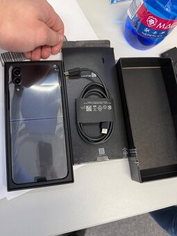 Samsung Galaxy Zflip 4 128Gb - 11