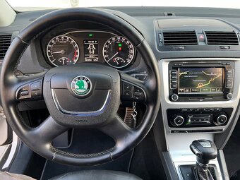 Škoda Octavia Scout 2.0 TDI 4x4 DSG alcantara - 11