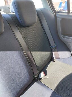 Suzuki SX4 sedan - 11