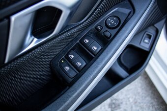 BMW Rad 3 Touring 318d mHEV A/T I AJ NA SPLÁTKY - 11