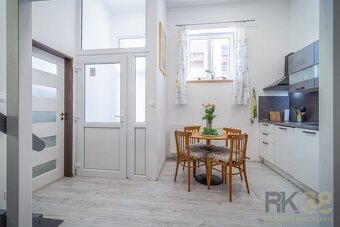 Dva priestranné apartmány v centre Popradu - 11