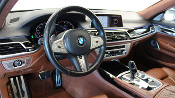 BMW M760Li xDrive Limousine, jediný "rukavičkový" majiteľ - 11