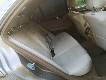 Mercedes-Benz C200kompresor 135kw W204 2007 manuál - 11