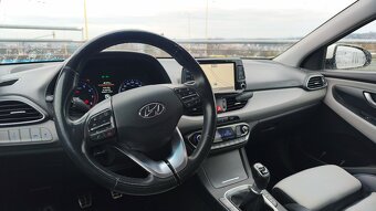Hyundai i30 Fastback, Style, 103kw Manuál - 11