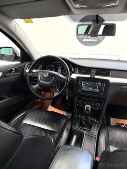 Skoda Superb Combi 2.0TDI 4x4 Xenon/R18 - 11