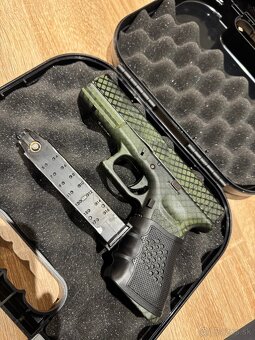 Glock 17 BlowBack Green Gas (airsoft) - 11