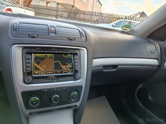 Škoda Octavia 2,0 TDi COMBI - 11