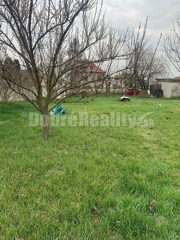 PREDAJ: Stavebný pozemok vo Veľkých Kosihách - 11