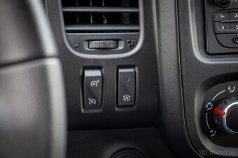 Renault Trafic Minibus - 11