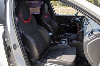 Škoda Octavia Combi 2.0 TFSI RS - 11