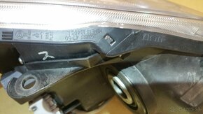 Predám na Toyotu Prius III 2013-2015 Ľavý Predný Bi LED svet - 11