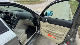 Alfa Romeo 159 1.9 JTD Medium - 11