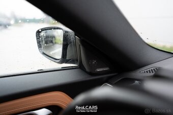 BMW M240i xDrive - 11